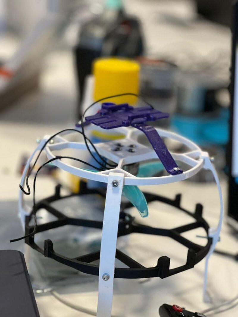 ateliere robotica copii constructia unei drone