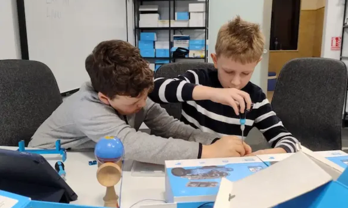 Ce nu-ți spune nimeni despre robotica pentru copii: Nu e despre roboți, ci despre cum gândesc ei