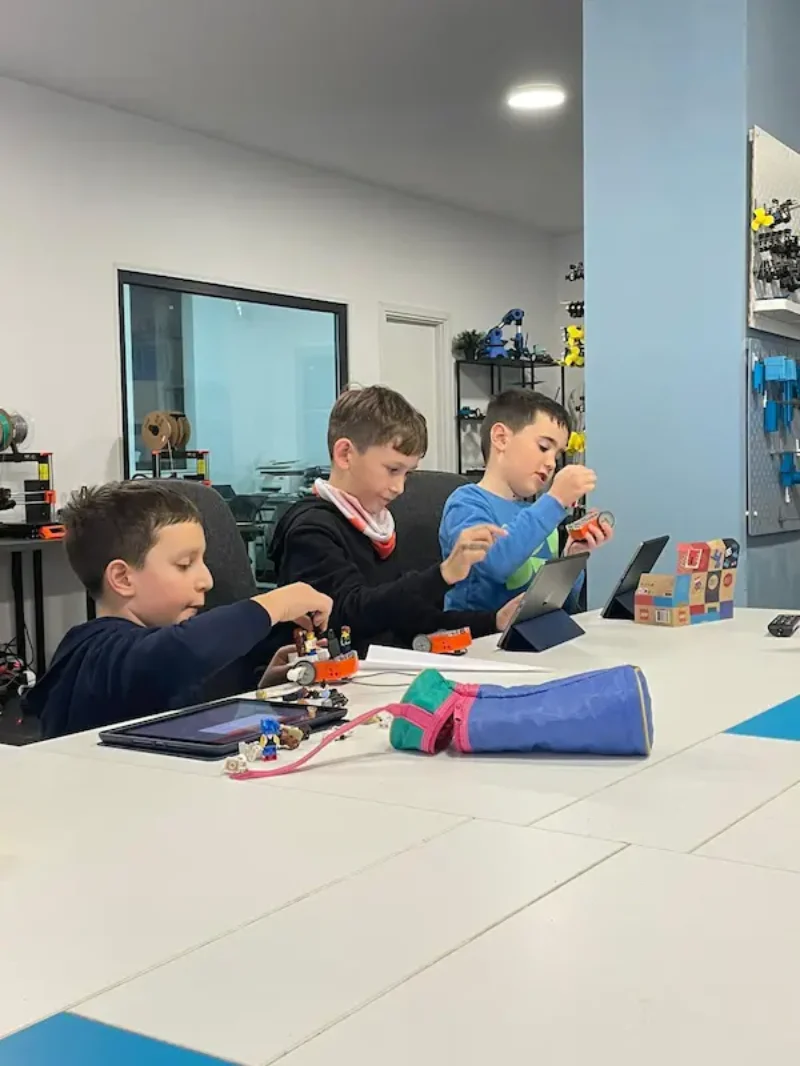 Copilul tău folosește tehnologia sau o înțelege cu adevărat?