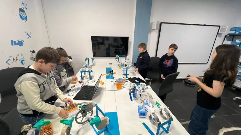 Cum pregătim copiii pentru o lume pe care încă nu o putem vedea