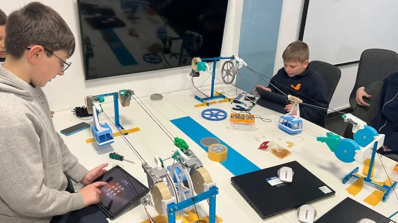 Copiii vor avea joburi care nu există încă. Cum îi pregătim pentru viitor?